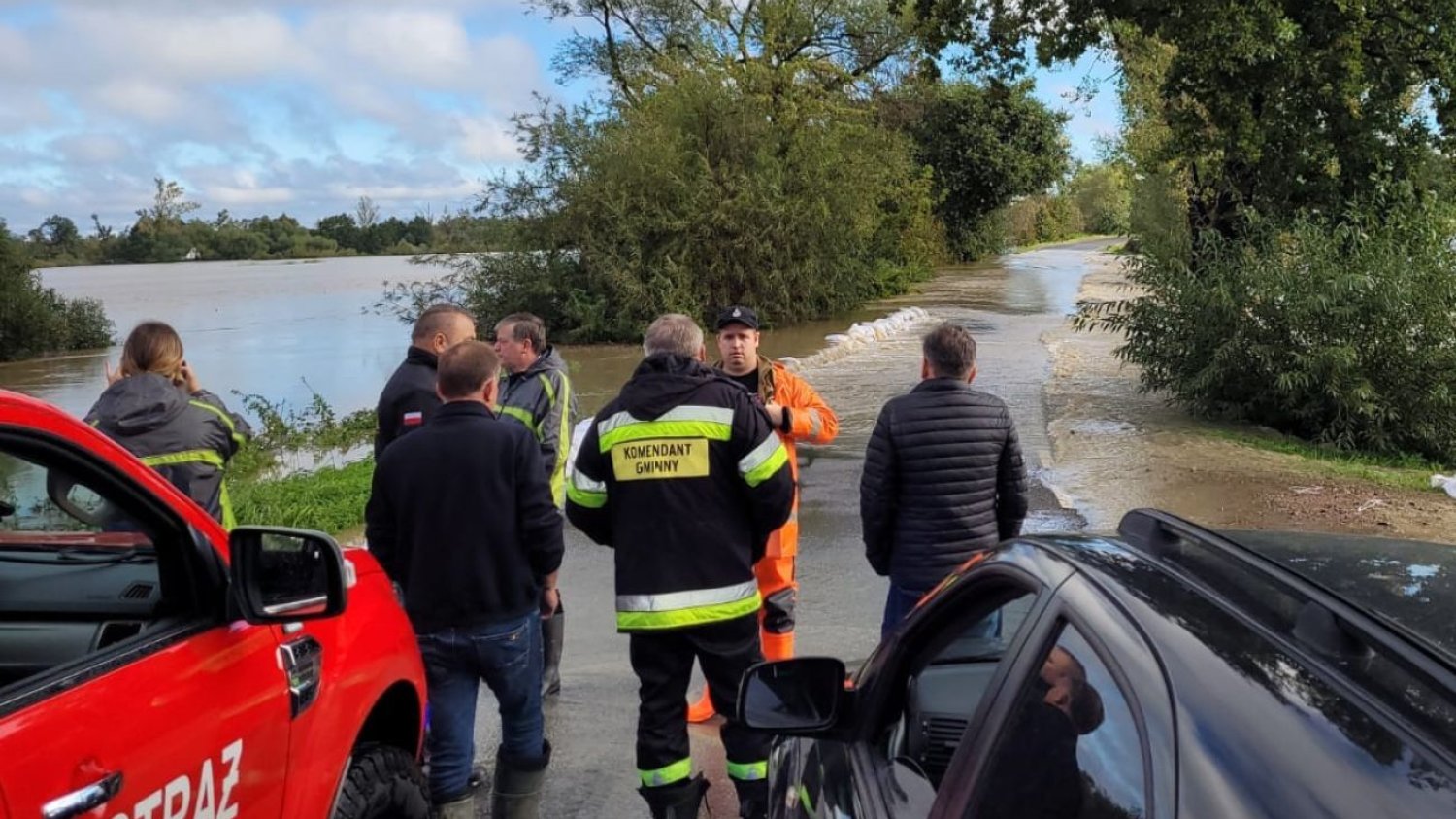 Strażacy walczą w kolejnych miejscach. Do Cieszyna jedzie WOT