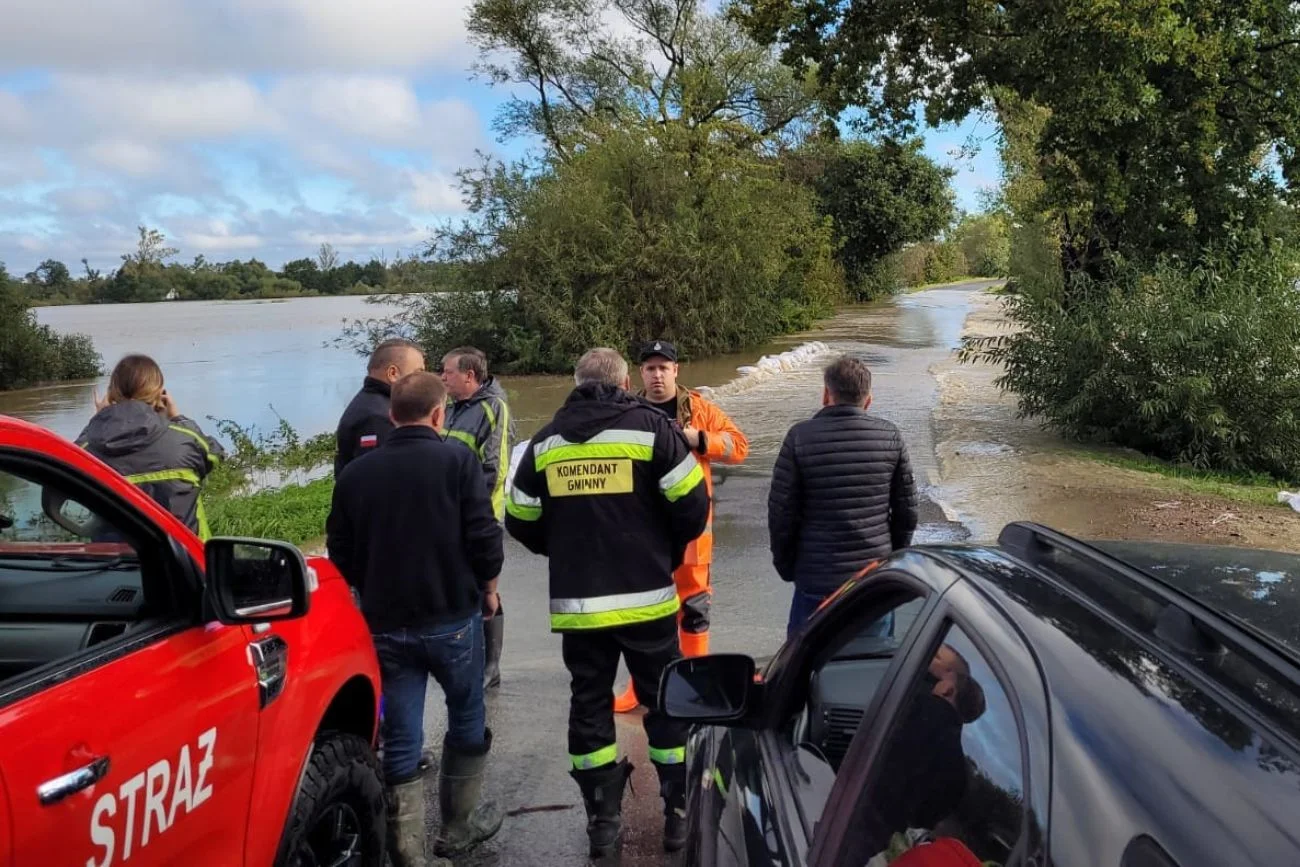 Strażacy walczą w kolejnych miejscach. Do Cieszyna jedzie WOT