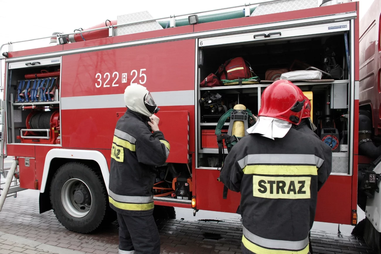Pożar i wielka ewakuacja po wybuchu w laboratorium w Gdyni. Są nowe informacje od służb Pożar laboratorium w Gdyni. Ewakuacja kilkuset osób, są nowe informacje