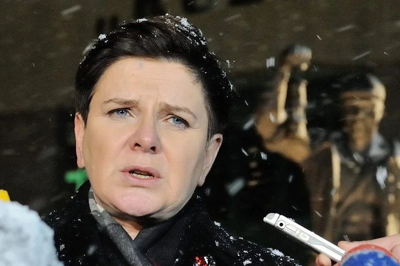 Rząd chwali się zakończeniem głodówki w Dobrzeniu Wielkim. Tymczasem gaszą pożar, który sami rozniecili na opolskiej wsi.