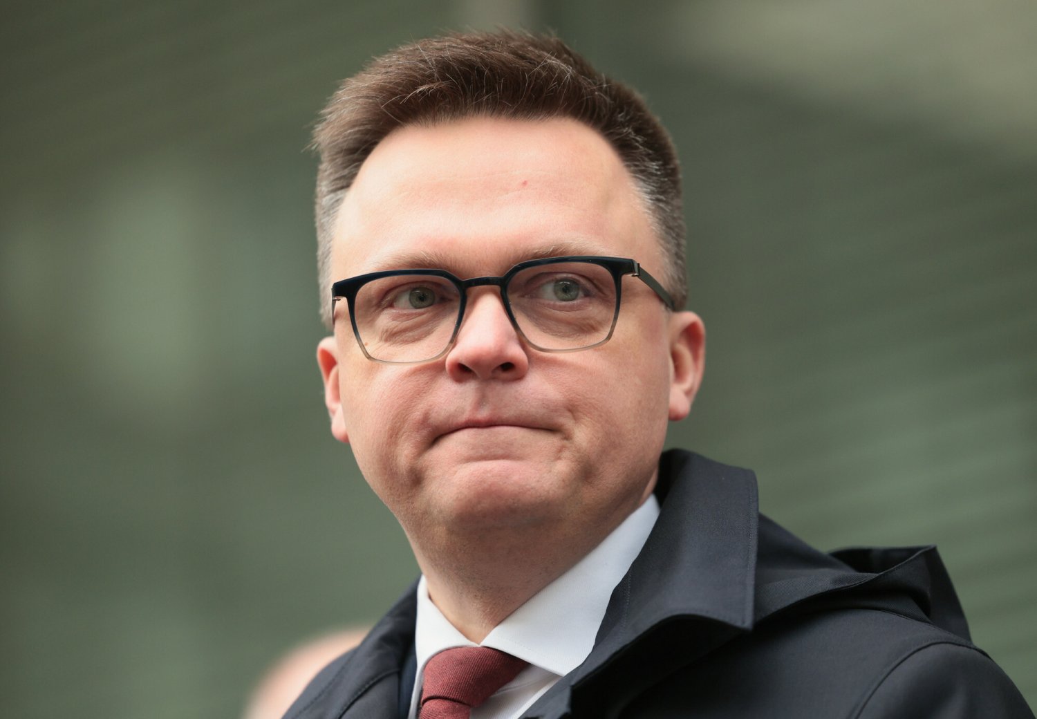 Nowy sondaż prezydencki. Problem Hołowni, Mentzen wraca na podium