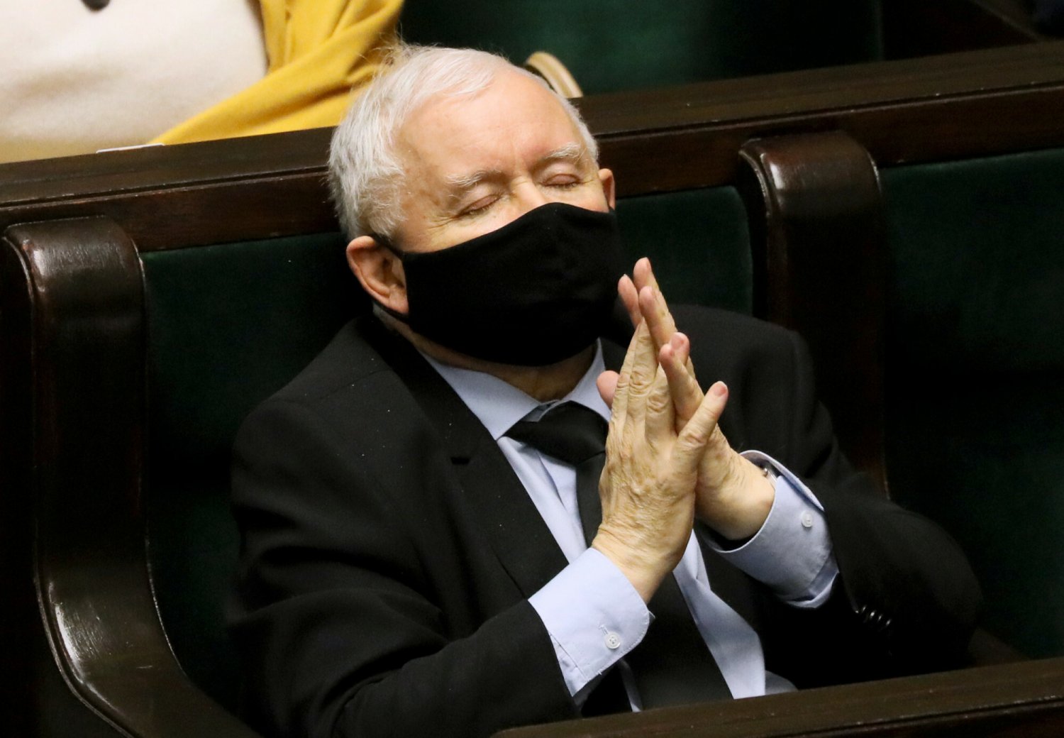 "Wszyscy się obchodzą z Kaczyńskim jak z jajkiem, a tu trzeba na niego huknąć. To działa".