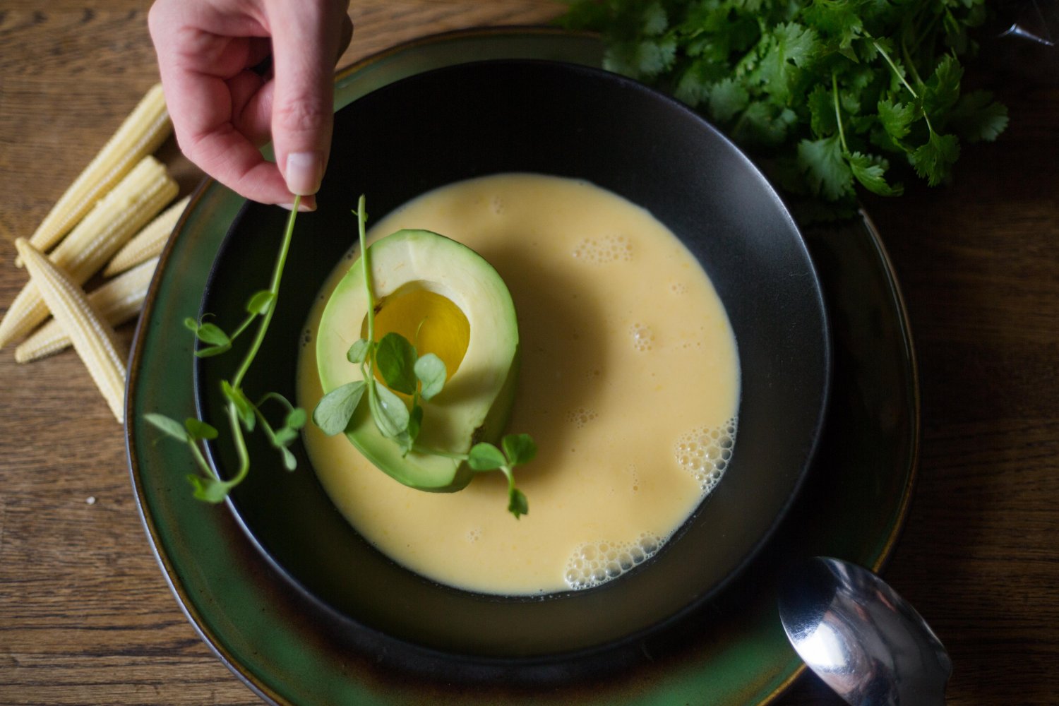 Recipe boxy to nic innego jak ciekawe przepisy dostarczone do domu wraz ze składnikami gotowymi do ich przygotowania.