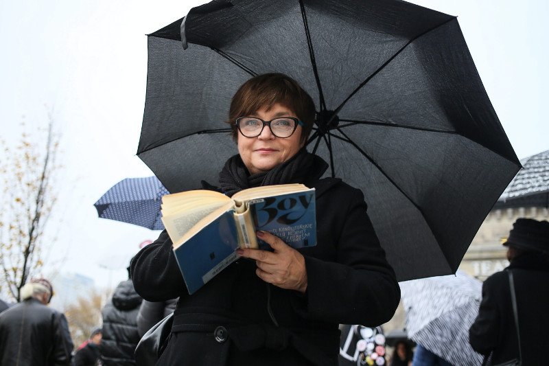 Katarzyna Kądziela, współpracownica i przyjaciółka Izabeli Jarugi-Nowackiej, jest oburzona tym, że słupscy radni PiS głosowali przeciwko nazwaniu ronda jej imieniem.