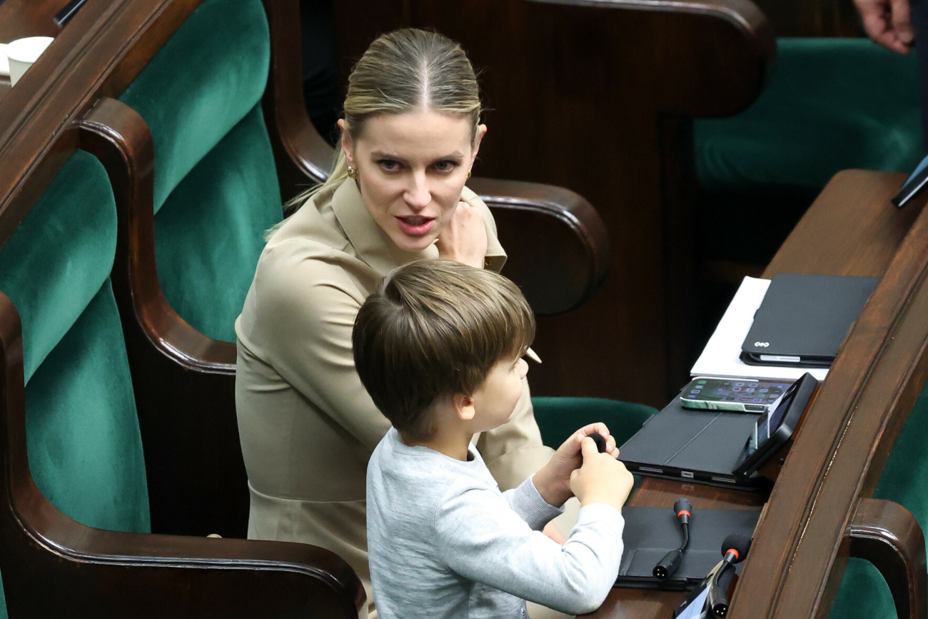 Aleksandra Gajewska zabrała dziecko do Sejmu. Teraz bronią jej nawet...politycy PiS