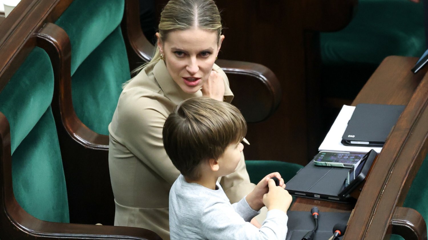 Aleksandra Gajewska zabrała dziecko do Sejmu. Teraz bronią jej nawet...politycy PiS