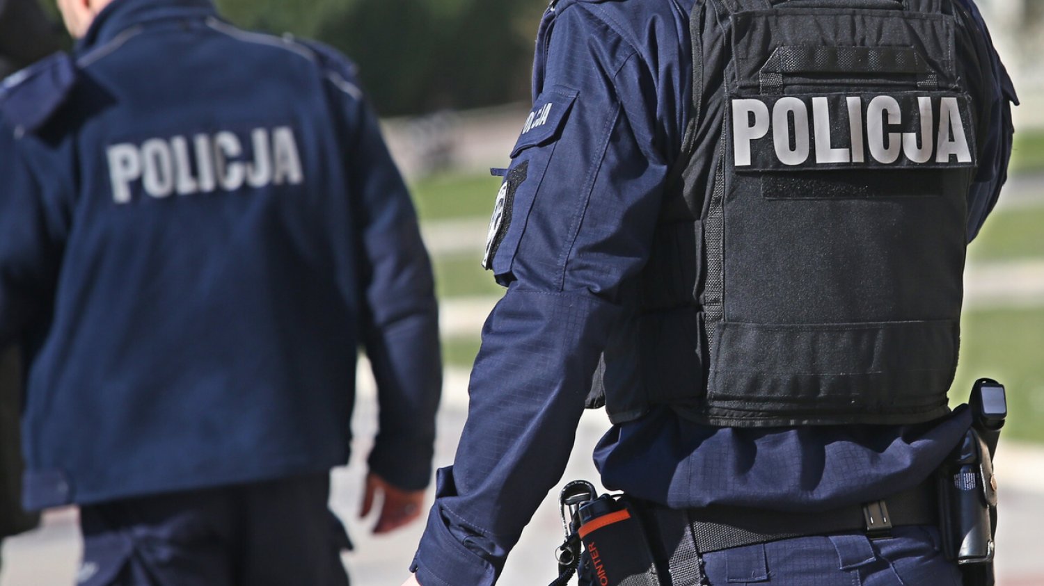 Policjanci zostali zaatakowani przez trzech mężczyzn podczas interwencji w Lublinie.