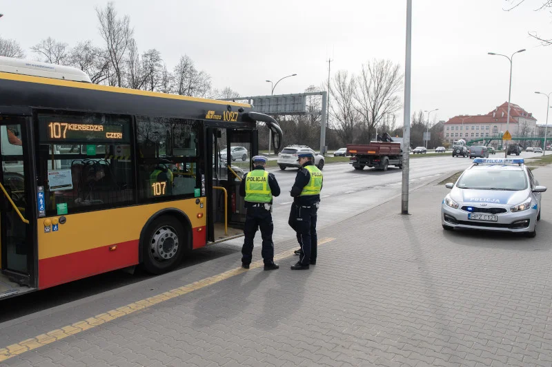 Rzeczniczka Arrivy poinformowała, że firma wprowadza dodatkowe testy dla kierowców.