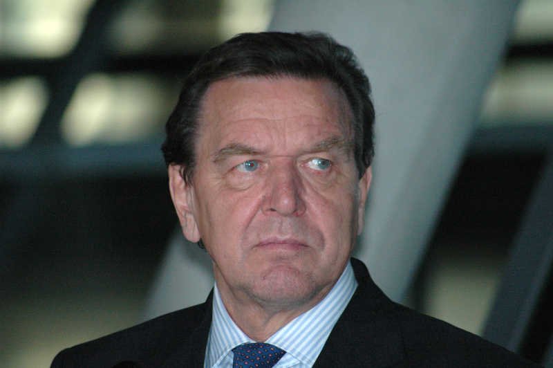 Były kanclerz Niemiec [url=http://shutr.bz/1nY1mWK]Gerhard Schroeder[/url] świętował urodziny z Władimirem Putinem.