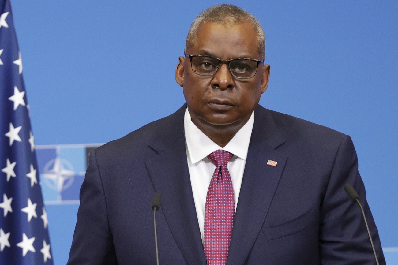 Sekretarz obrony USA Lloyd Austin przyleciał do Polski.