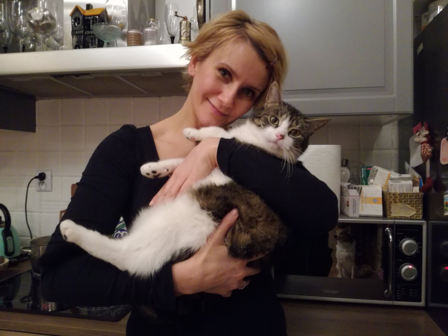 Klara Gęsicka jest córką Grażyny Gęsickiej, szefowej klubu PiS, która zginęła w katastrofie smoleńskiej.