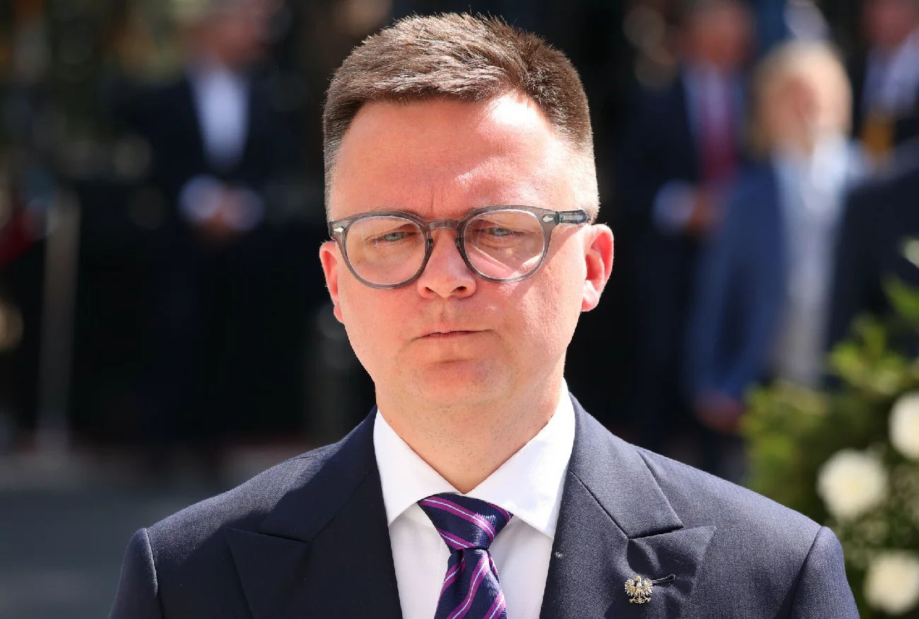 Sondaż. Polacy nie wierzą w sukces Szymona Hołowni.