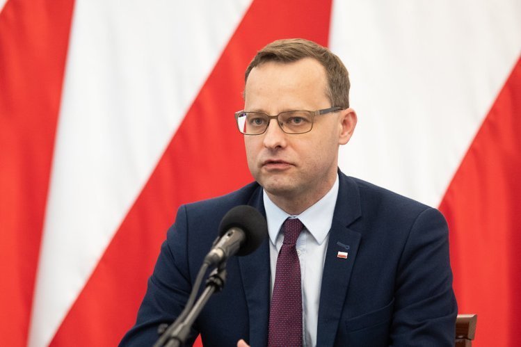 Wiceminister sprawiedliwości Marcin Romanowski wypowiedział się ws. rzekomego uprzywilejowania ludzi LGBT.