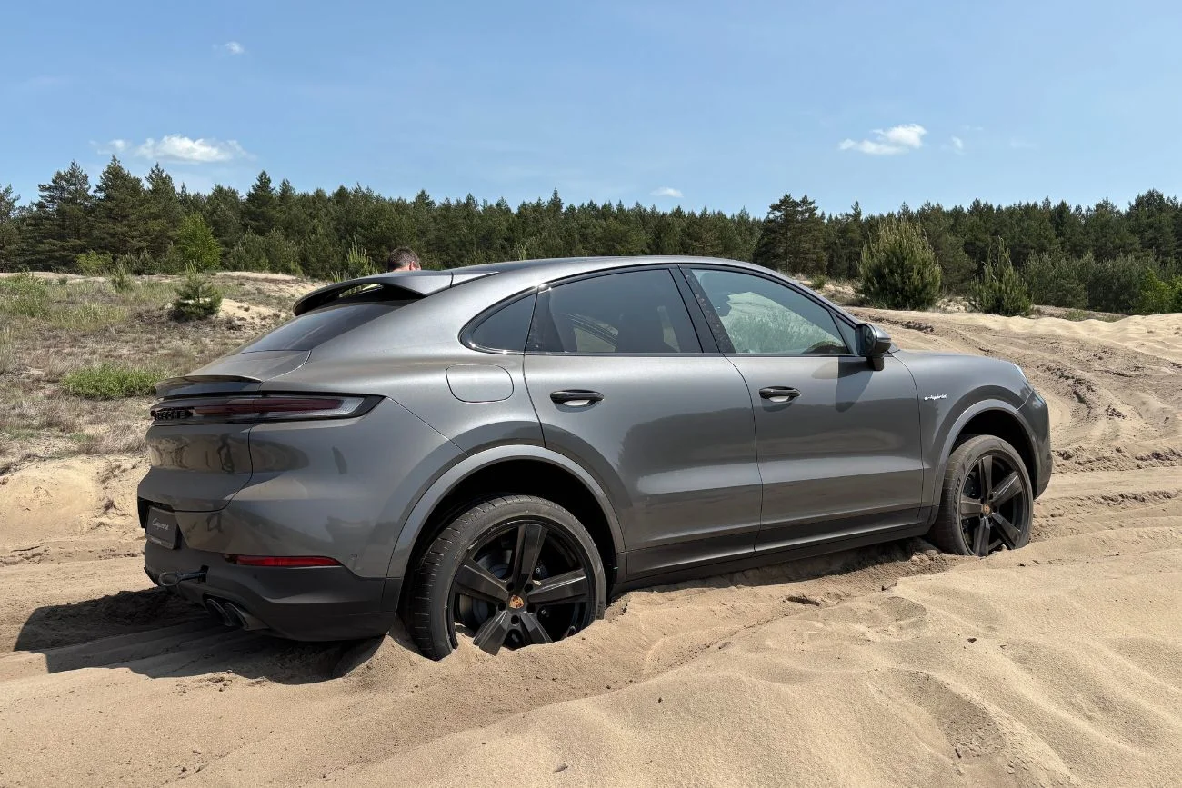 Cayenne into the desert Cayenne into the desert
