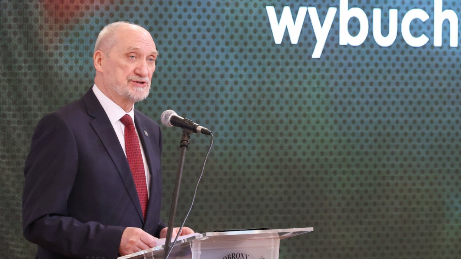 Biegli ws. katastrofy smoleńskiej: nie znaleziono oznak wybuchu.