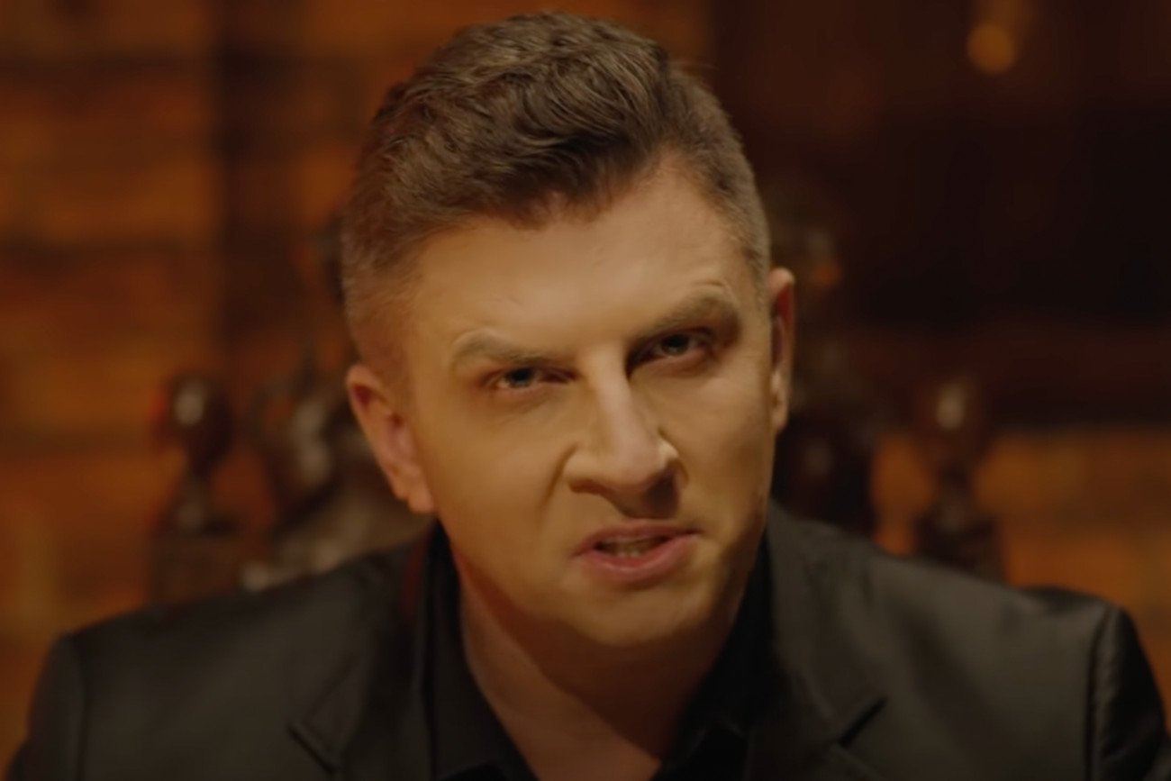 Mateusz Borek to jeden z założycieli organizacji promującej walki bokserskie na gołe pięści Gromda.