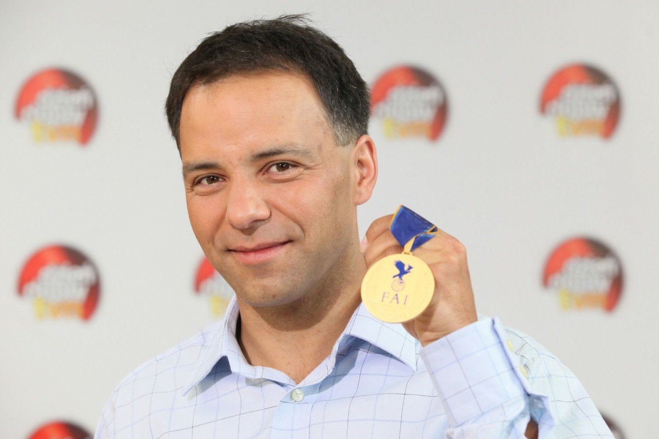 Wielokrotny mistrz świata w szybownictwie Sebastian Kawa bez wsparcia Aeoroklubu Polski.