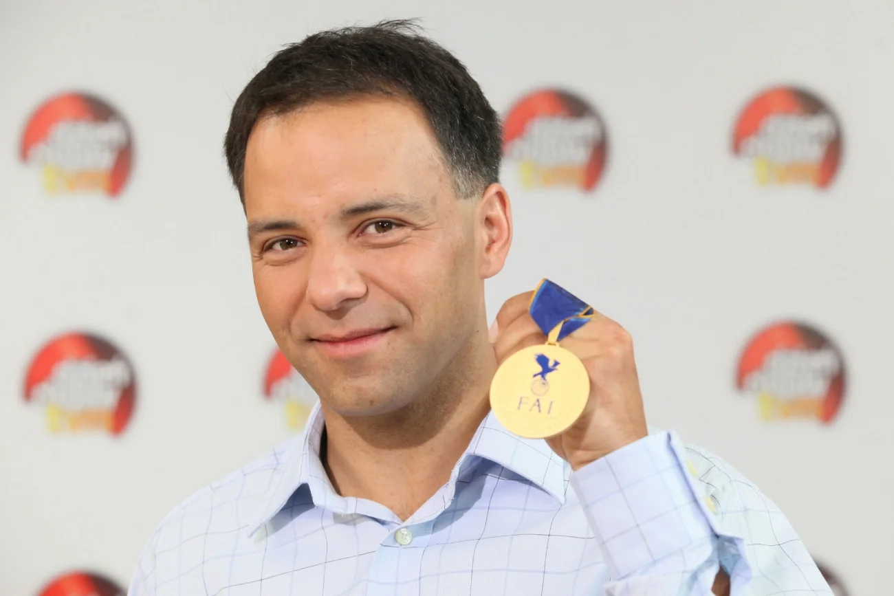 Wielokrotny mistrz świata w szybownictwie Sebastian Kawa bez wsparcia Aeoroklubu Polski.