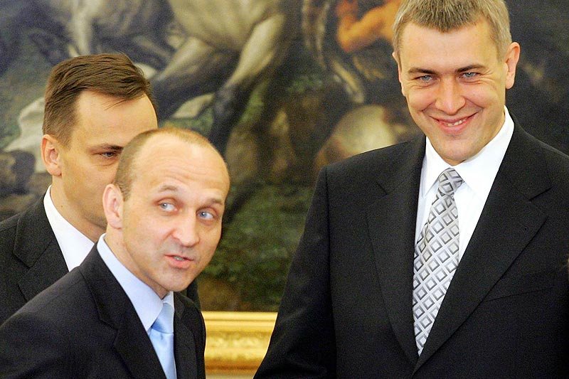 Platforma Obywatelska będzie stała za powstaniem nowej partii Romana Giertycha, Kazimierza Marcinkiewicza i Michała Kamińskiego? W ten sposób PO osłabi frakcję Jarosława Gowina? Tak twierdzi "Nasz Dziennik".