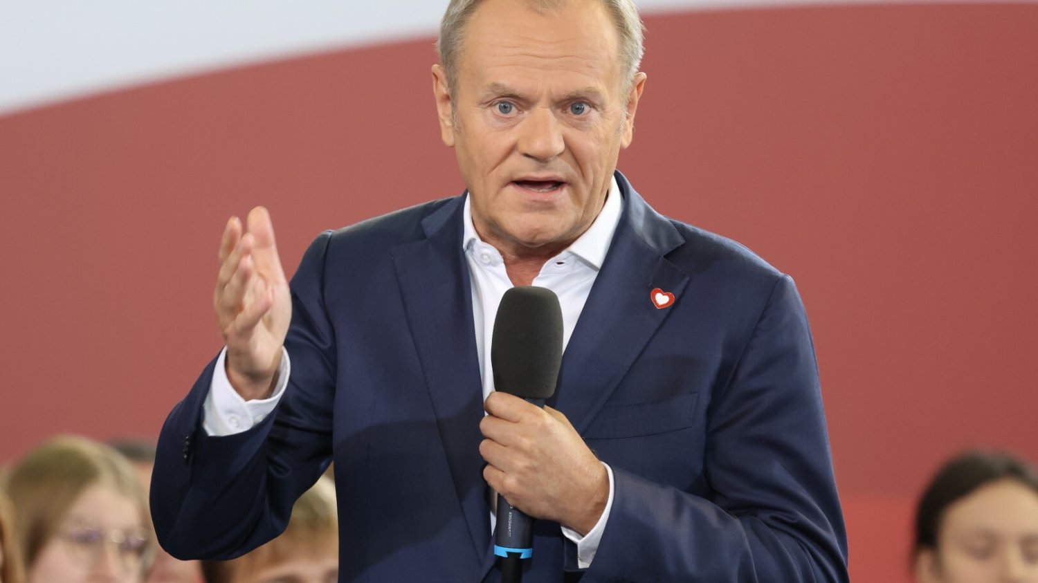 Tusk ogłosił zmianę polityki azylowej. Burza w mediach za granicą.