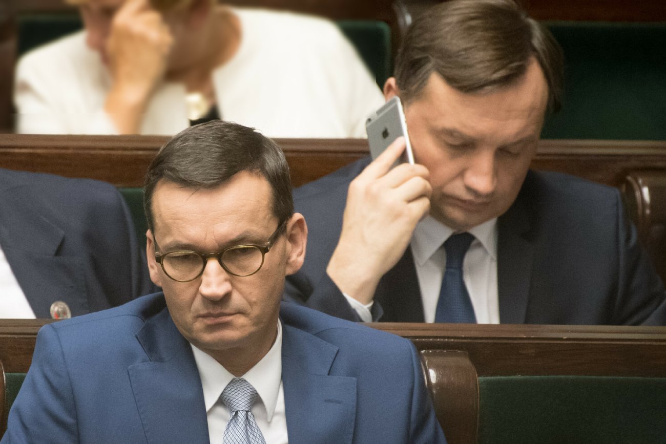Polacy nie wierzą w pieniądze z KPO. Powód: PiS nie dogada się z Ziobrą