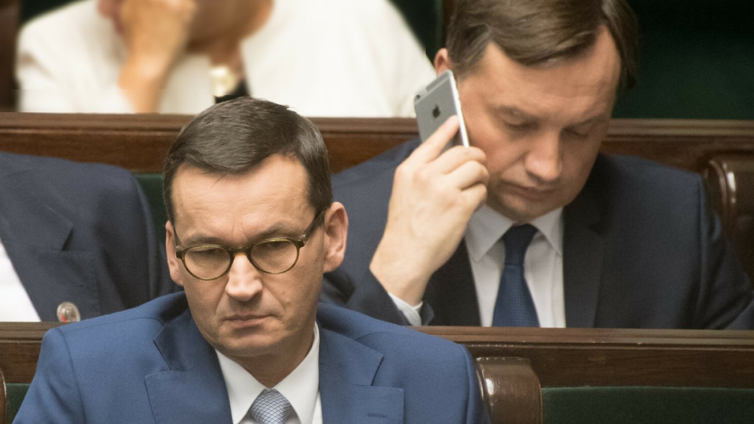 Polacy nie wierzą w pieniądze z KPO. Powód: PiS nie dogada się z Ziobrą