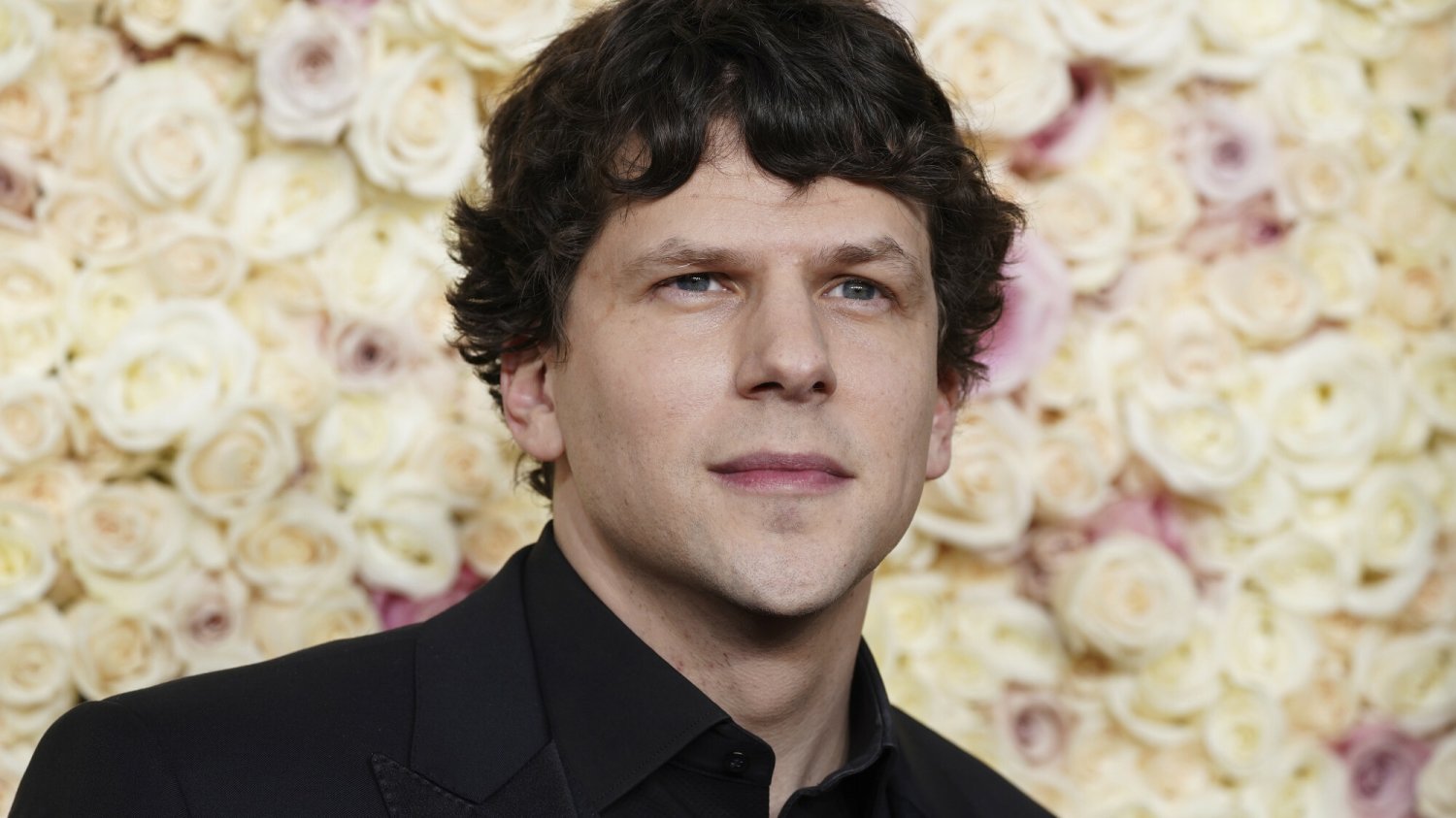 Grał Zuckerberga, a teraz się od niego odcina. Eisenberg krytykuje szefa Mety Jesse Eisenberg krytykuje Marka Zuckerberga. Grał go w "Social Network"