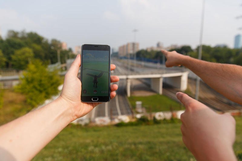 Nastolatkowie twierdzą, że zdemolowali pomieszczenie, bo szukali Pokemonów.