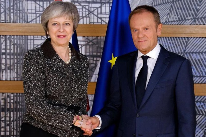 Wotum zaufania dla Theresy May. Ale w kwestii brexitu jeszcze się wiele może zdarzyć.