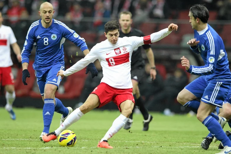 Polska - San Marino 5:0. Kabaret na Narodowym. Lewandowski wygwizdany, Polska z pucharem