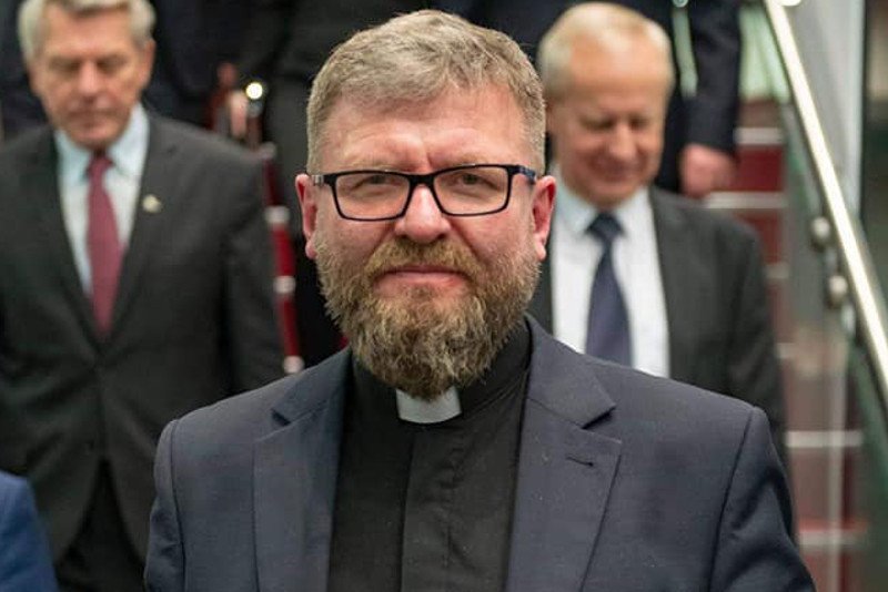 Ks. Michał Macherzyński z parafii Wilkowyje rzuca sutannę.