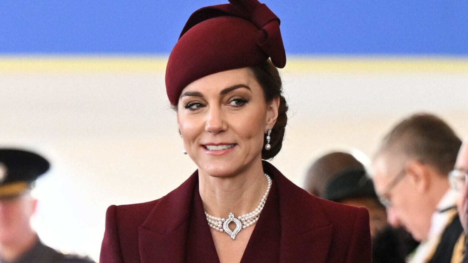 Kate wraca do obowiązków po leczeniu raka. Przywitała emira Kataru.