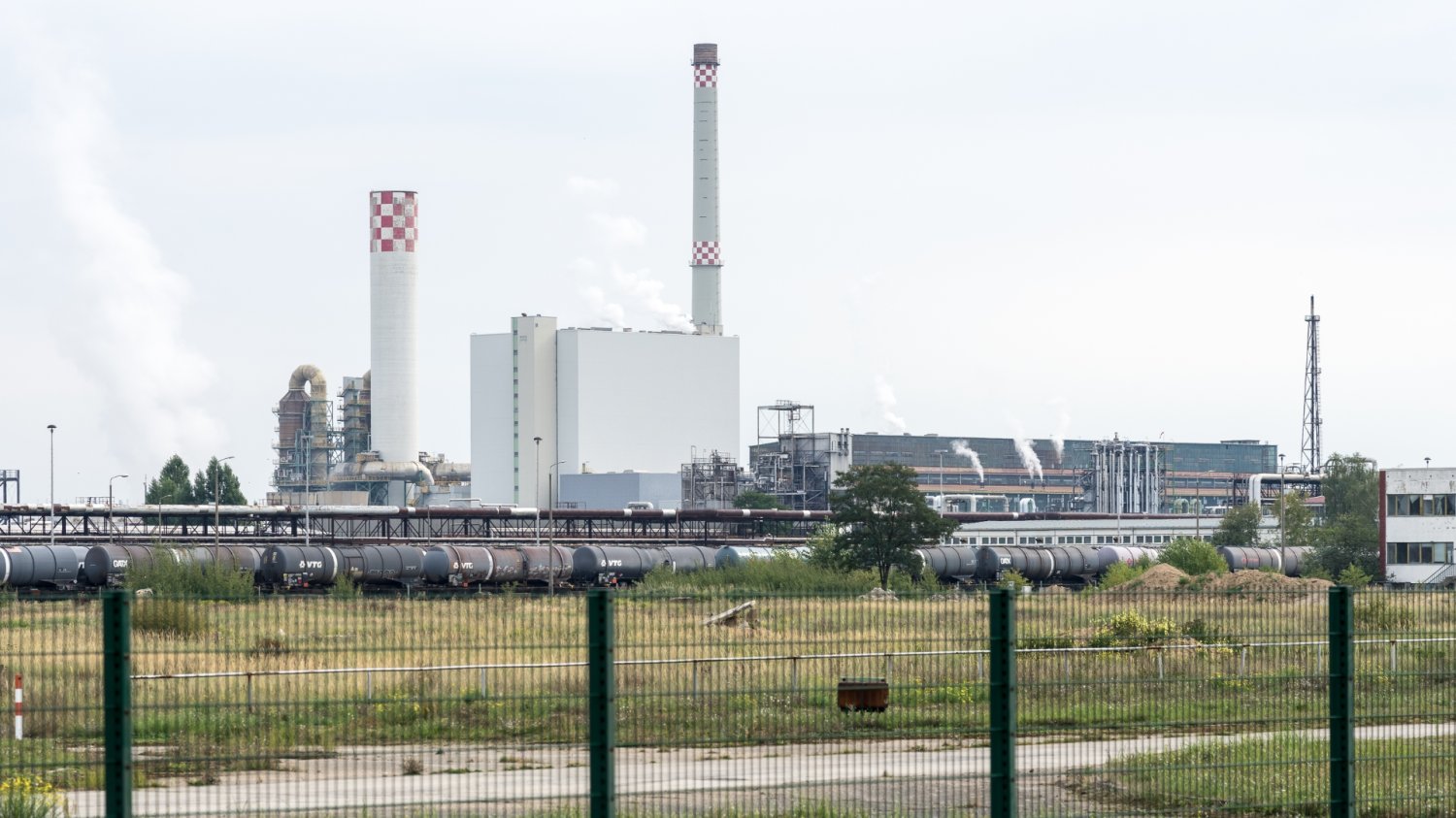 Niemcy mogą mieć problem z ropą przez Moskwę. Już planują rozmowy z Polską Zakład przetwórstwa ropy naftowej w Schwedt.