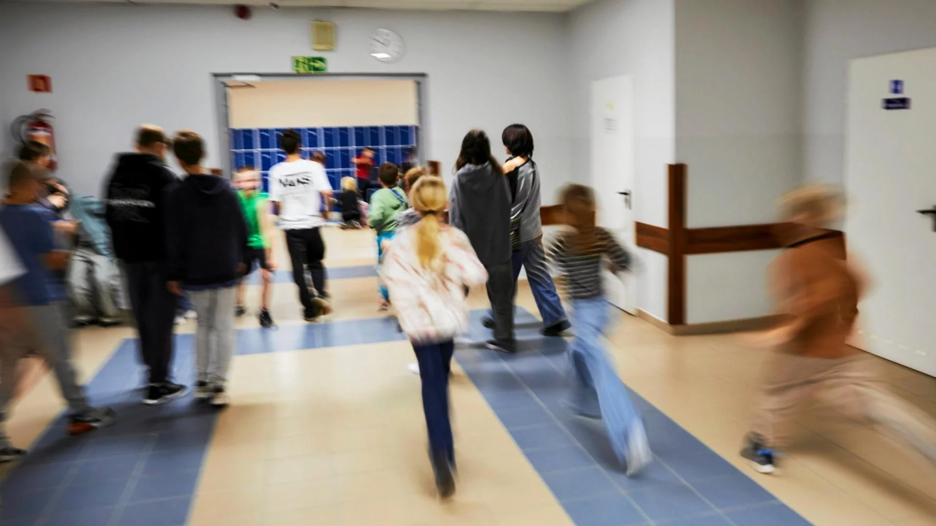 Uczniowie ze szkoły we Włodarach zostali ewakuowani.