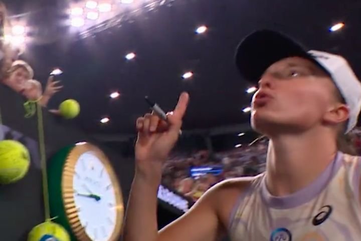 Iga Świątek pogroziła kibicowi paluszkiem. Jego zachowanie mistrzyni bardzo się nie spodobało