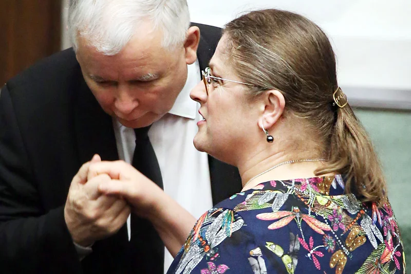 Posłanka PiS Krystyna Pawłowicz nie przyjmuje przeprosin Jurka Owsiaka za doradzanie jej spróbowania seksu.