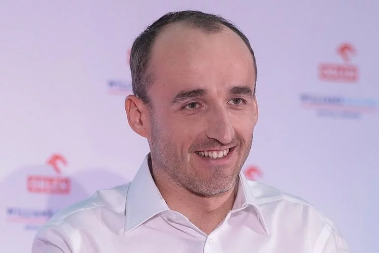 Kubica w piątek przejechał 100 kilometrów nowym bolidem Alfa Romeo.