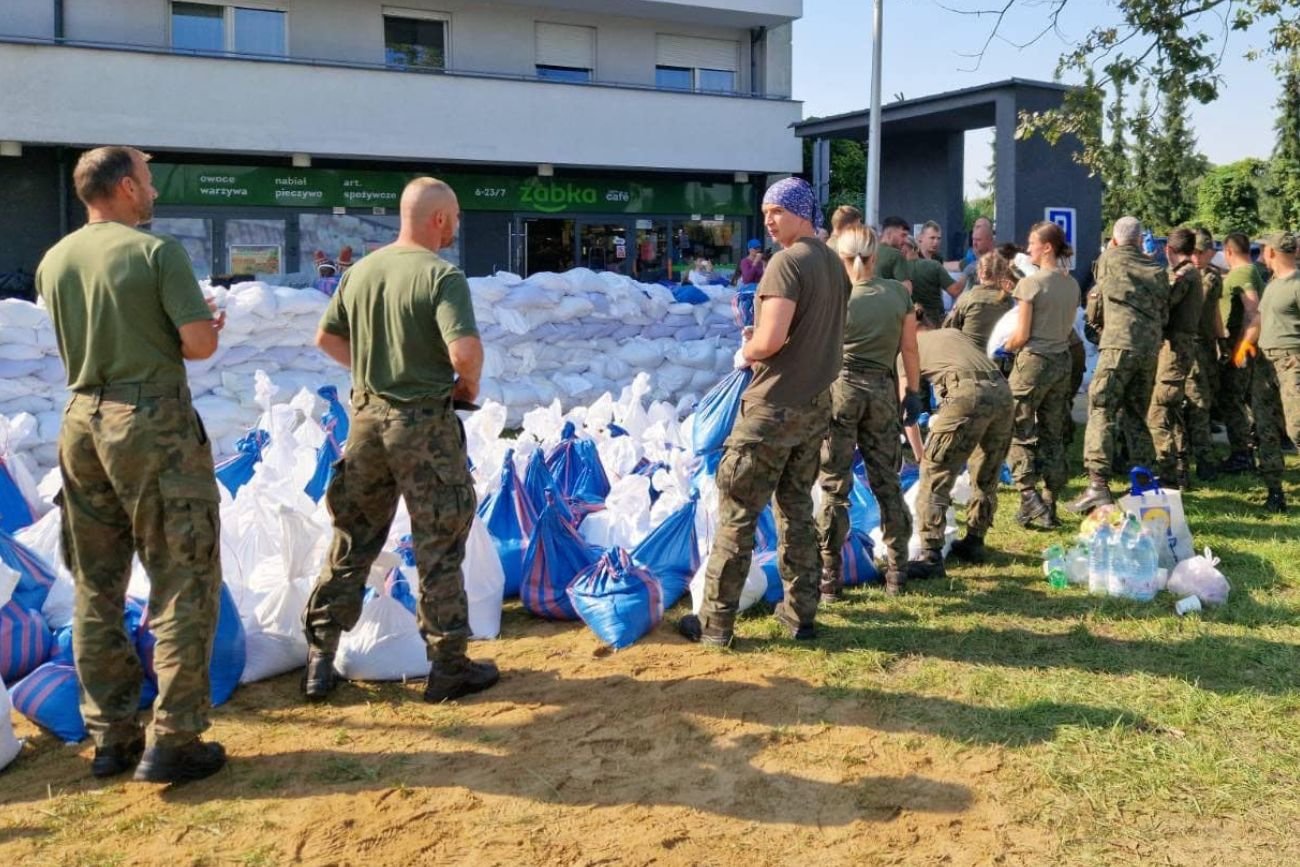 Żołnierze na wrocławskich Stabłowicach. Miasto wyjaśnia, co się dzieje