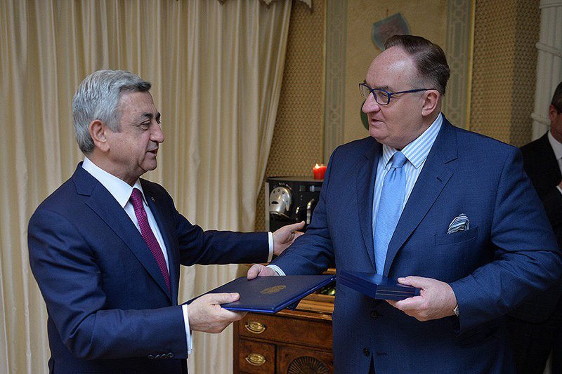 Jacek Saryusz-Wolski przerwał milczenie. Co przekazał nam tym postem na Twitterze?