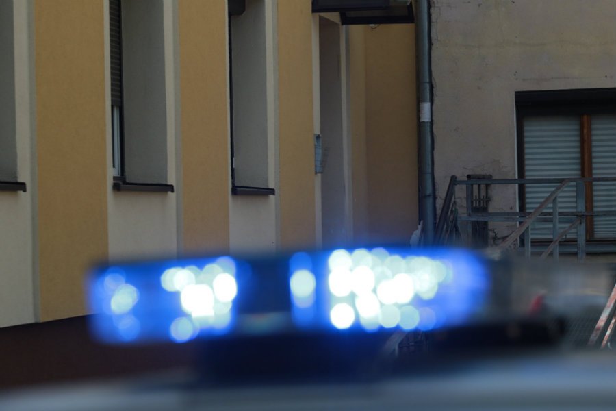 Nie żyje 13-latek, który wypadł z trzeciego piętra bloku przy Opaczewskiej