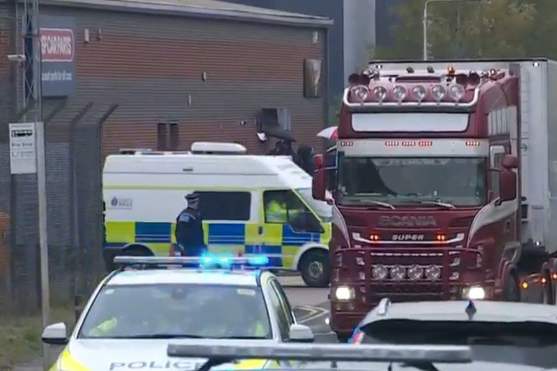 Brytyjska policja podała nowe fakty ws ciężarówki, w której znaleziono zwłoki 39 osób.