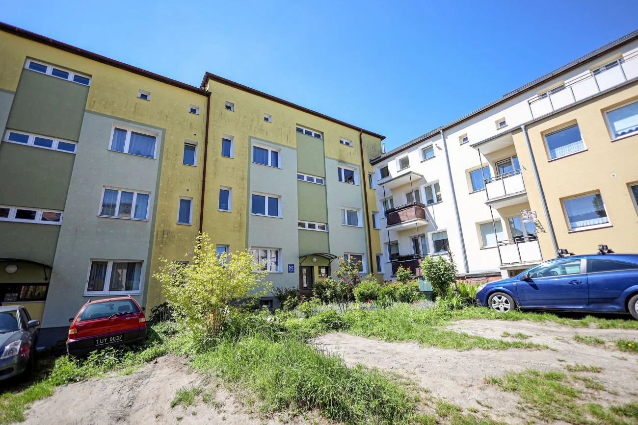 W tym bloku mieści się kawalerka, którą w podejrzany sposób przejął od seniora Karol Nawrocki W tym bloku mieści się kawalerka, którą w podejrzany sposób przejął od seniora Karol Nawrocki