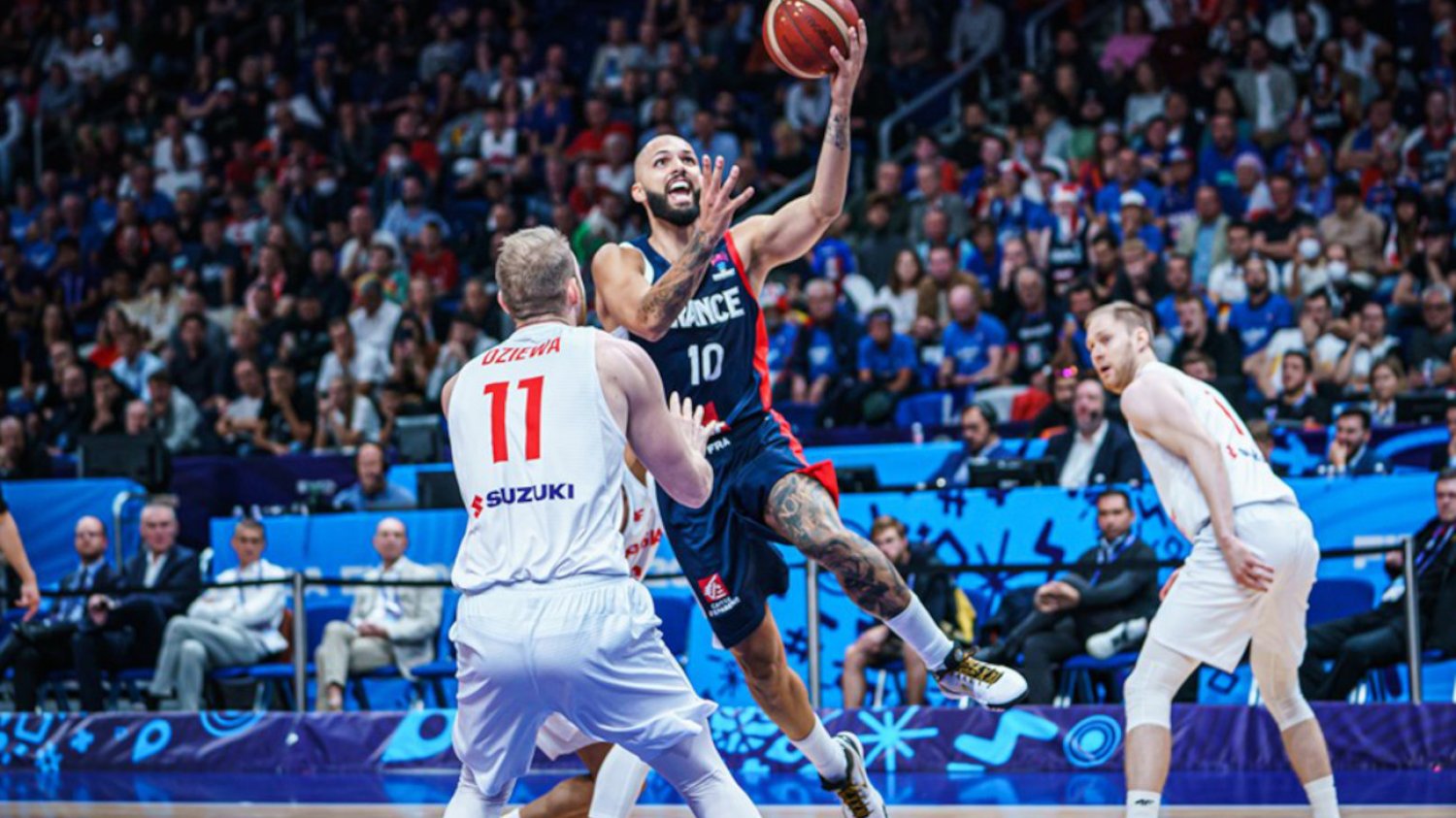 Polscy koszykarze nie zdołali zatrzymać rozpędzonych wicemistrzów olimpijskich. Polacy zagrają na ME o brąz.