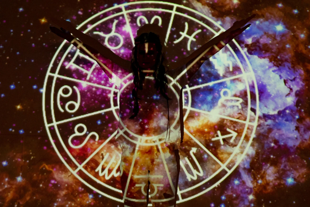 Astrofaza uderza Polkom do głowy. Dlaczego znaki zodiaku i horoskopy opętały Polaków?