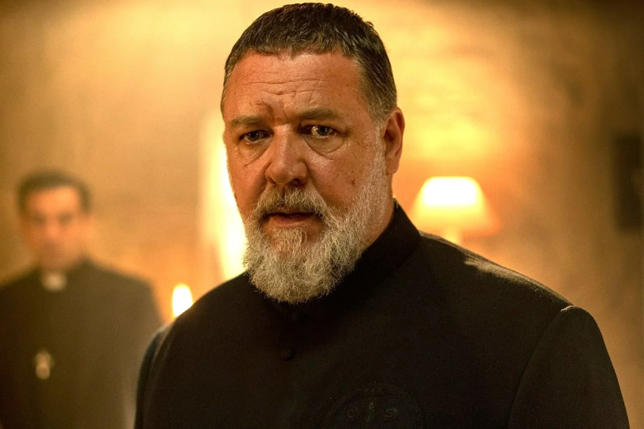 Russell Crowe w filmie "Egzorcysta Papieża".