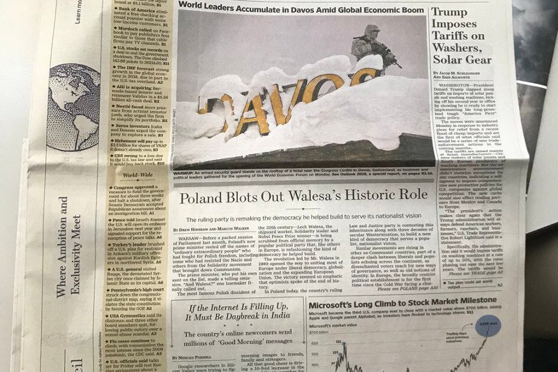 Wszyscy uczestnicy konferencji w Davos dostają za darmo numer "The Wall Street Journal". A na Pierwszej stronie opis polskiego konfliktu o Lecha Wałęsę.