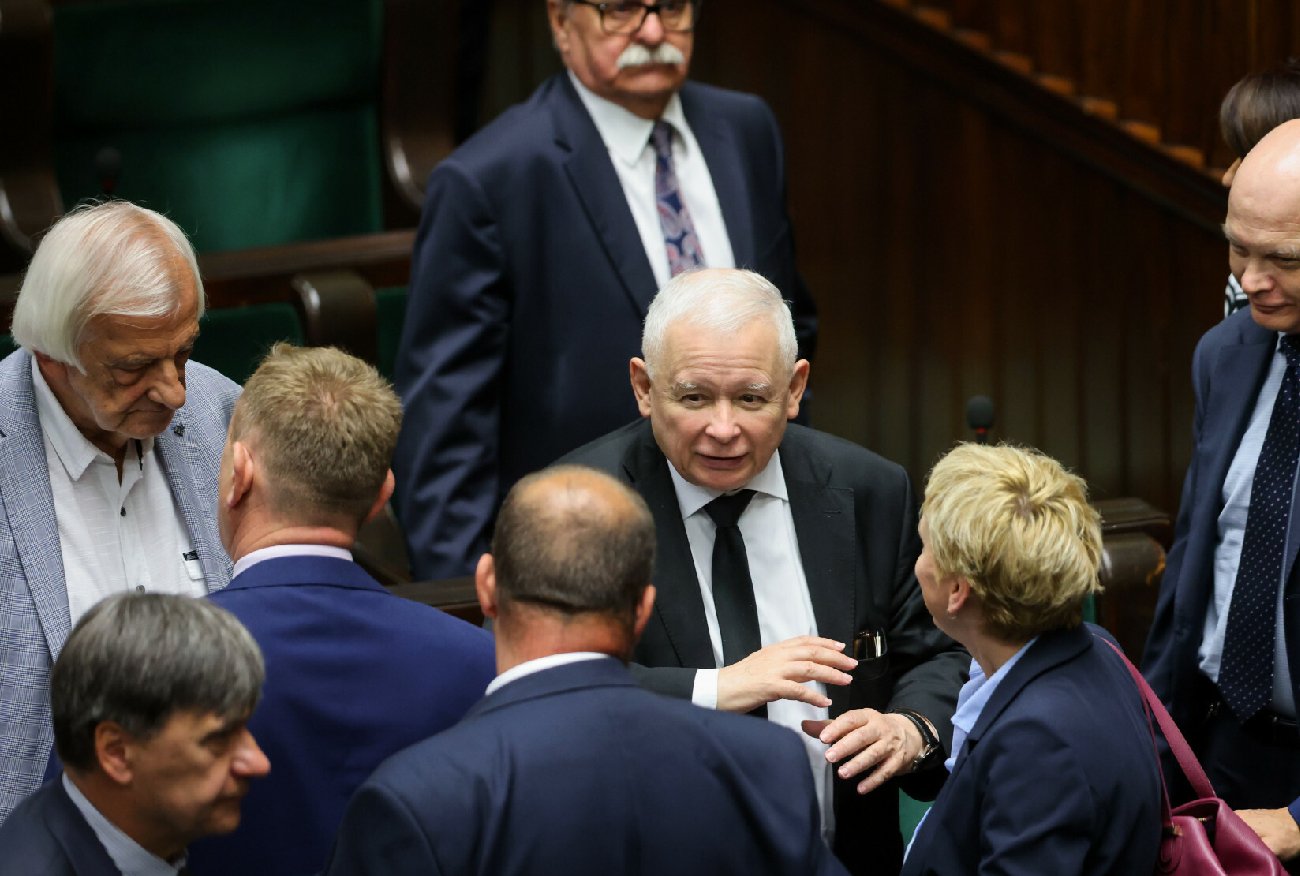 Kaczyński rozdaje nowe stanowiska w PiS. Czołowi politycy stracą funkcje
