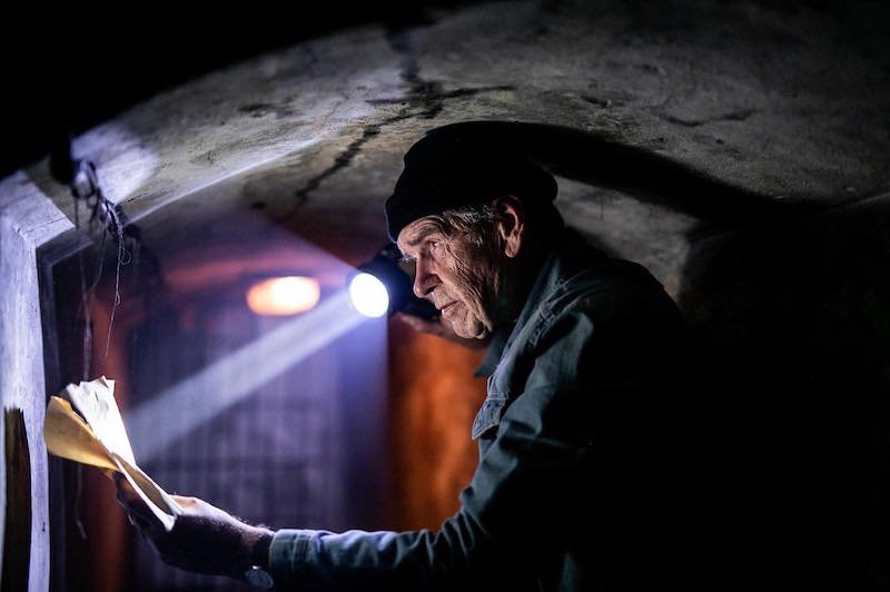 Lech Dyblik jako "Chudy" w filmie "Na bank się uda"