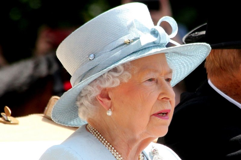 Elżbieta II wróciła do pełnienia obowiązków cztery dni po śmierci księcia Filipa.