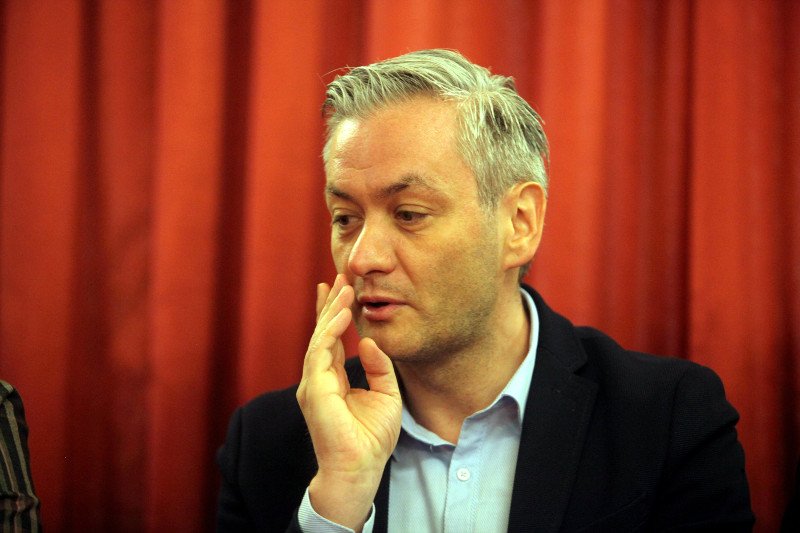 Roman Giertych reaguje na słowa Roberta Biedronia o Zgromadzeniu Narodowym.